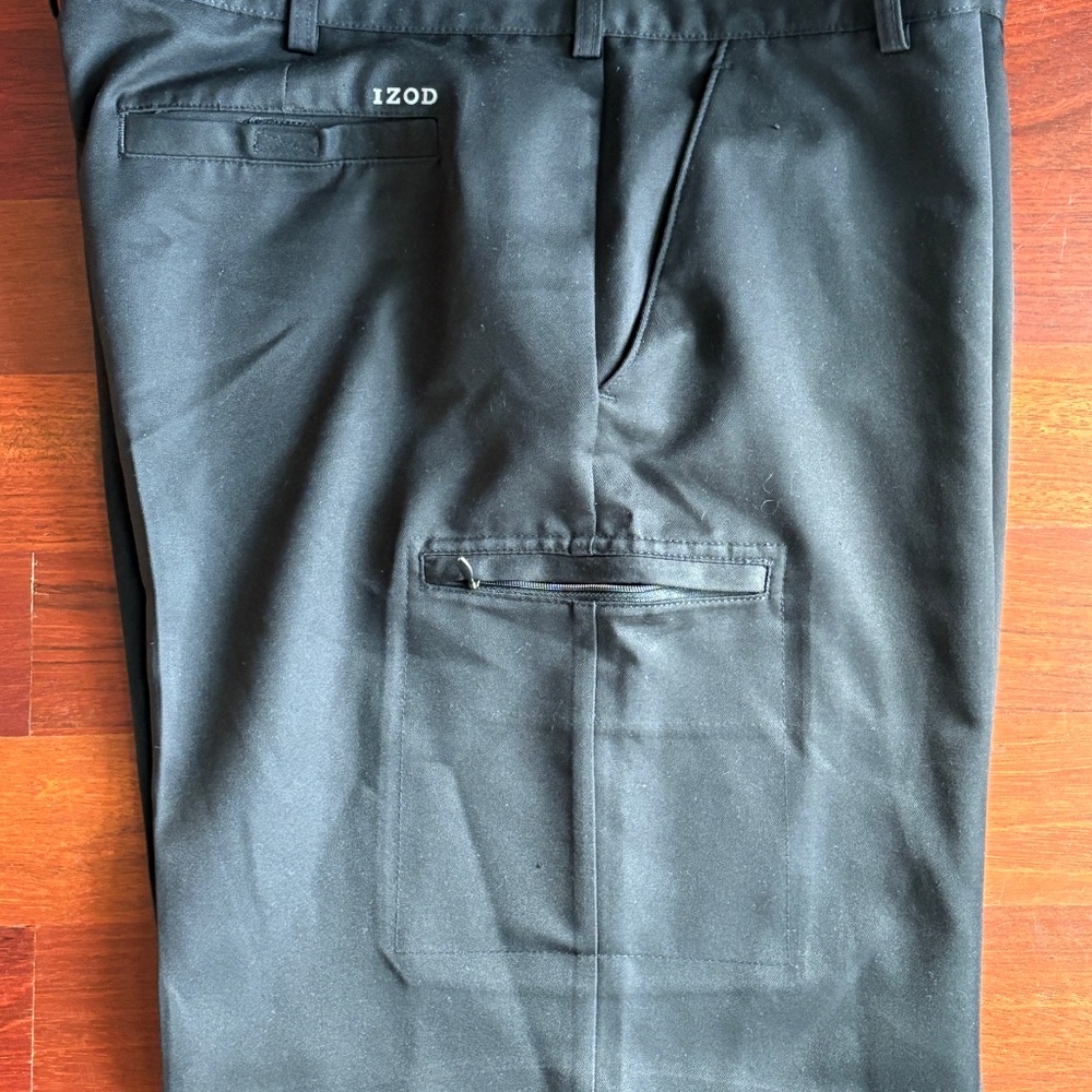 Izod Black Golf Cargo Shorts - Size 40